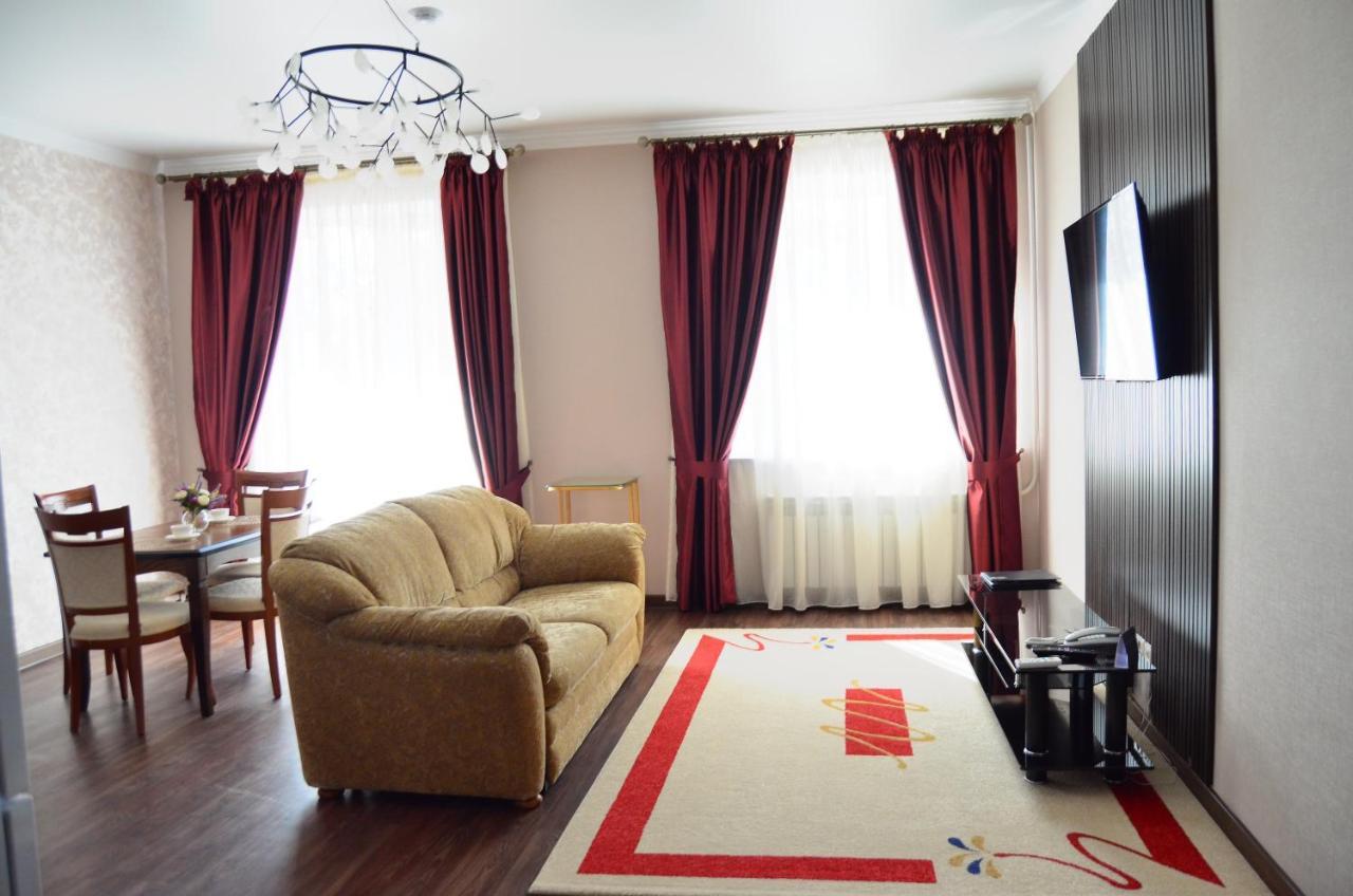 Golden Park Hotel Pawłodar Zewnętrze zdjęcie